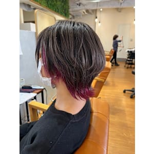 グレーアッシュ×クリムゾンレッドインナーカラー - chill out 塚口本町店【チルアウト ツカグチホンマチテン】掲載中