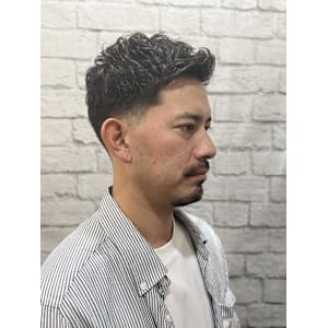 低め刈り上げフェードショートアップバング - グレイスフルバーバー プラチナム【グレイスフルバーバー プラチナム】掲載中