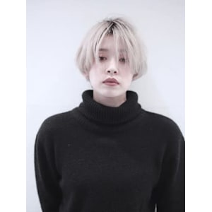 黒髪クラゲヘアーオリーブグレー小顔ココアベージュショート - KOKO 本八幡【ココ モトヤワタ】掲載中