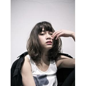 黒髪クラゲヘアーオリーブグレー小顔ココアベージュミディアム - KOKO 本八幡【ココ モトヤワタ】掲載中
