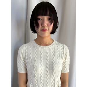 【feliceMICHI 別曽 遥也】黒髪 切りっぱなしボブ