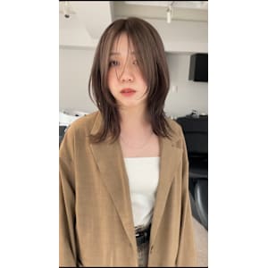 抜け感のある大人ベージュレイヤー - Quattro【キャトル】掲載中