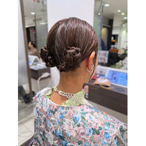 ボブでもできるアップスタイル