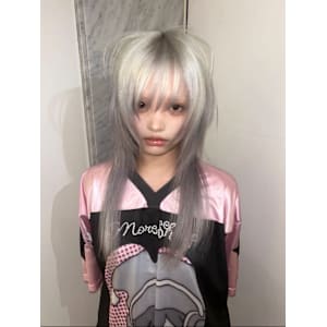 ホワイトシルバー　ケアブリーチ　ブリーチカラー　表参道/原宿 - Null 原宿店 デザインカラー/ダブルカラー【ヌルハラジュクテン デザインカラー ダブルカラー】掲載中