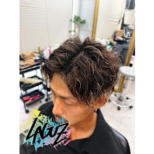 無造作ウェーブ × ハイライトメンズスタイル　茅ヶ崎