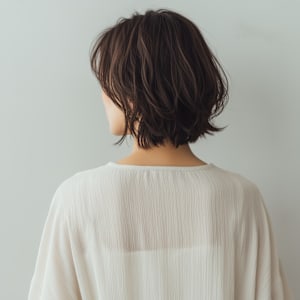 ふんわり柔らかく揺れる外ハネショート