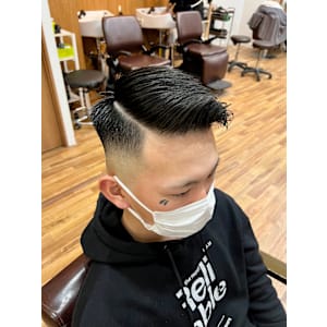 ハードパートスキンフェードカット - hair studio Romeo【ロメオ】掲載中