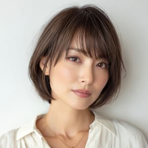 自然なツヤとまとまりで魅せる、柔らかナチュラルボブ