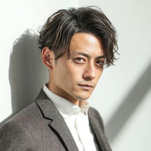 毛先にほんのり動くメンズパーマショート