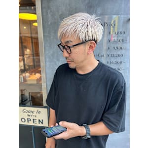 ホワイトカラー×ショートレイヤー