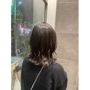 オリーブグレージュ