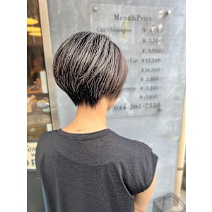 【美シルエット】ハンサムな丸みショートボブ