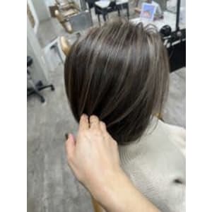 白髪ぼかしハイライトイルミナカラーダブルカラー推しカラー池袋