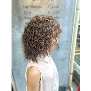 【外国人風】強めスパイラル×カーリーミディ