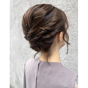 えりあし3センチボブ　お呼ばれアップスタイル