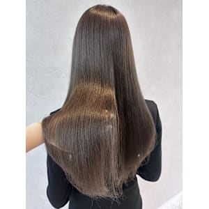 《中島遼香》オリーブベージュ/ブラウン - Ess 艶髪/髪質改善/韓国風【エスツヤガミカミシツカイゼンカンコクフウ】掲載中