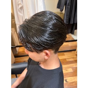 【お客様スタイル】センターパート／縮毛矯正／ツーブロック