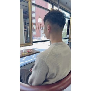 スーツによく合うメンズカット