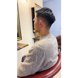 スーツによく合うメンズカット