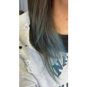 インナーカラー　ブリーチハイライト　ブリーチカラー