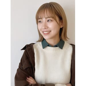 ハイトーンシルキーベージュでの切っぱなしボブ