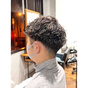 ツーブロック×無造作ニュアンスパーマ