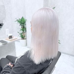 ホワイト - kamiiro ハイトーン/ブリーチ/ダブルカラー/髪質改善【カミイロ ハイトーン ブリーチ ダブルカラー カミシツカイゼン】掲載中