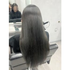 イノアカラーで染める暗めグレージュ