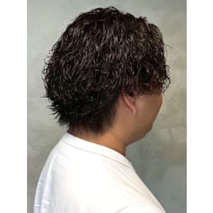 センターパート マッシュ スパイラルパーマ 束感 20代 - 全室完全個室 THIS IS BARBER 4th【ディスイズバーバーフォース】掲載中