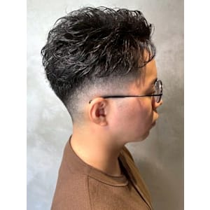ナチュラルパーマ フェードカット束感 黒髪ショート 20代 - 全室完全個室 THIS IS BARBER 4th【ディスイズバーバーフォース】掲載中