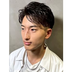 刈り上げショート 毛流れパーマ ハーフアップバング 20代