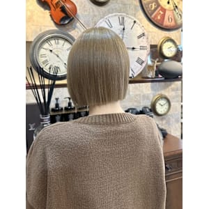 タッセルボブ×ベージュカラー