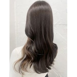 ミルクティーベージュカラーインナーカラーイヤリングカラー - prize 表参道/原宿店【プライズ】【プライズ オモテサンドウハラジュクテン プライズ】掲載中