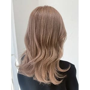 ブリーチダブルカラーミルクティーベージュカラーハイトーン - prize 表参道/原宿店【プライズ】【プライズ オモテサンドウハラジュクテン プライズ】掲載中
