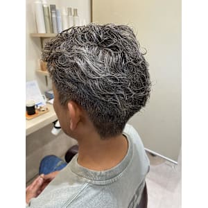 グレイヘア×大人パーマ - Simple【シンプル】掲載中