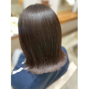 外ハネスタイル