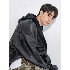 黒髪×ナチュラルセンターパート/メンズ