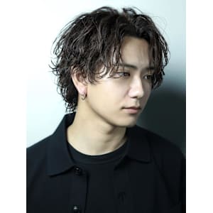 ミディアムセンターパートツイストスパイラルパーマ - KUROT 福岡本店【クロト フクオカホンテン】掲載中