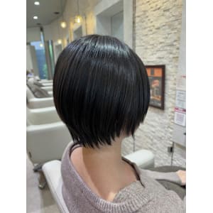 襟足スッキリ☆艶と丸みのコンパクトショート