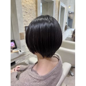 襟足スッキリ☆艶と丸みのコンパクトショート