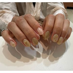 薄グリーン×ゴールド　ニュアンスネイル - La Sente みのおキューズモール【ラシェンテ】掲載中