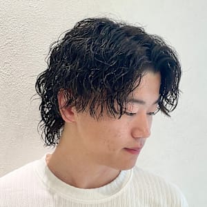 【メンズ大人ヘア】ツイストスパイラル×ウルフ×センターパート