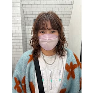 30代癖毛を活かしたパーマ風スタイル