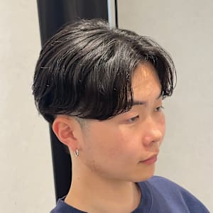 【メンズ大人ヘア】毛流れ ニュアンスパーマ センターパート