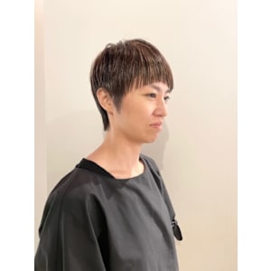 白髪ぼかしハイライト大人マッシュショート（40代50代60代 - ZA/ZA 神楽坂【ザザ カグラザカ】掲載中