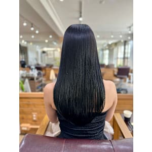 綺麗な艶髪スタイル　美髪縮毛矯正 - 髪質改善 fiica【カミシツカイゼン フィーカ】掲載中