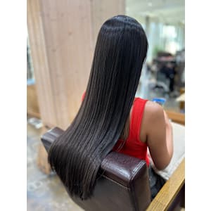 綺麗な艶髪スタイル　美髪ロングレイヤー　縮毛矯正