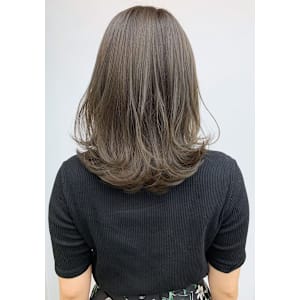 ミディアムレイヤーカット艶髪/美髪スタイル - newi 調布【ネウィ チョウフ】掲載中