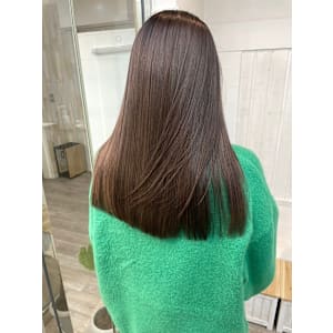 ミディアムレイヤーカット艶髪/美髪スタイル