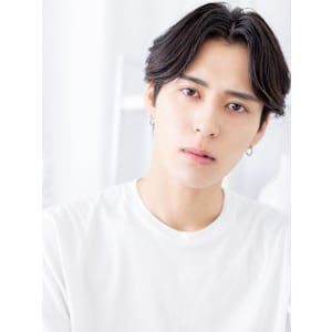 チャコールグレー小顔コンマセンターパート　シースルーフェザー - mod's hair【モッズヘア】上尾/上尾西口店【モッズヘア アゲオ アゲオニシグチテン】掲載中